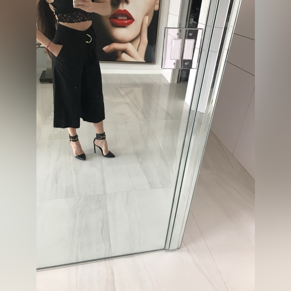 Authentic Gucci ankle cuff horsebit heels - Picture 10 of 17